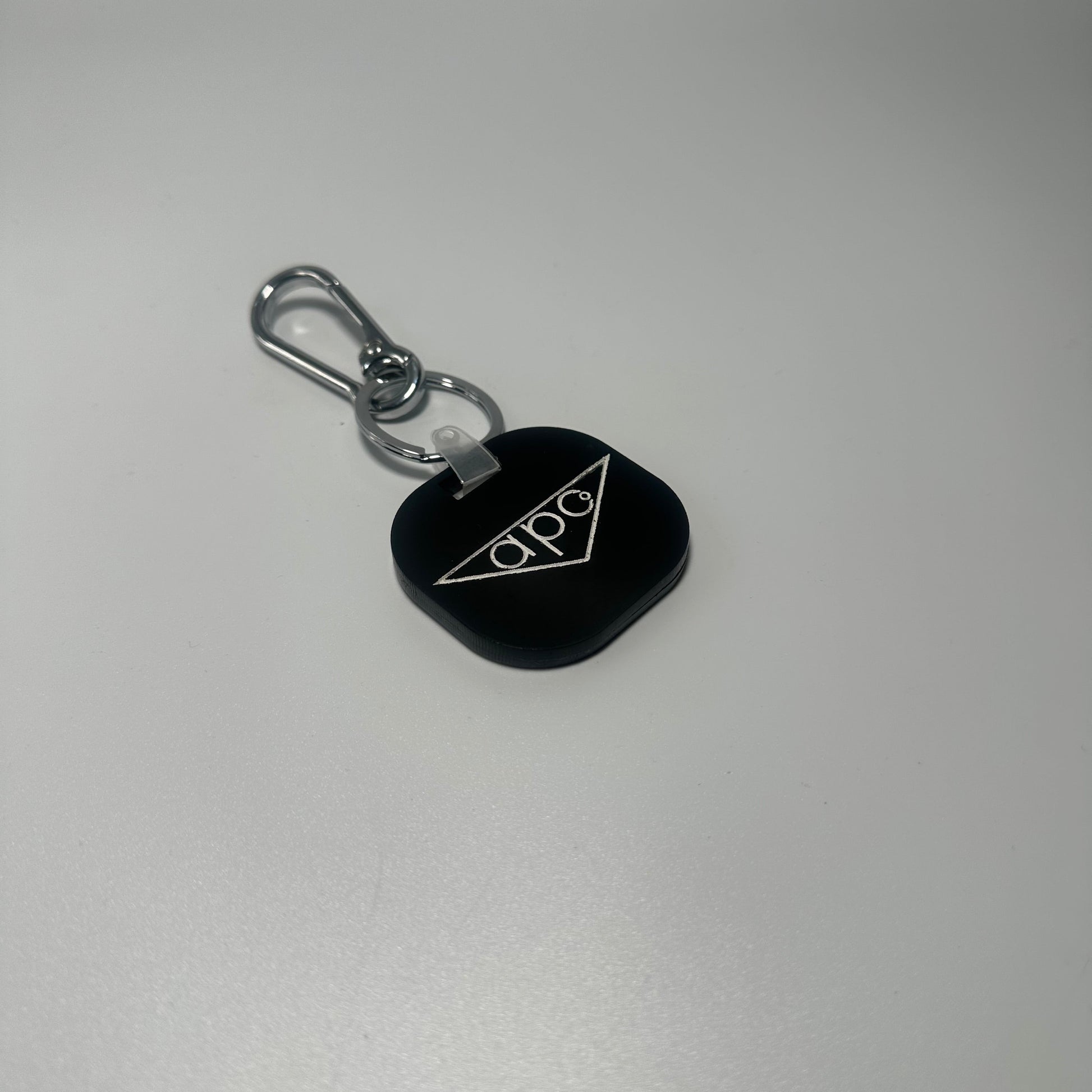 nfc keychain, digital business card, logo keychain, networking essential, nfc tag, small business owner, nail tech instagram, lash tech, potential clients, connecting with potential customers, realtor gifts, gifts for business owner, wedding registry, instagram link, facebook link, website, event planner, Atlanta sign vendor, vendor markets in Atlanta, mobile business in Atlanta, lash tech in Atlanta, hair stylist in Atlanta, virtual business card